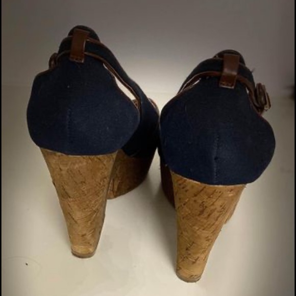 BCBG Jean & Cork wedges! - Picture 3 of 6